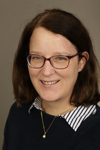 Mitarbeiterbild Dr. Andrea Summ